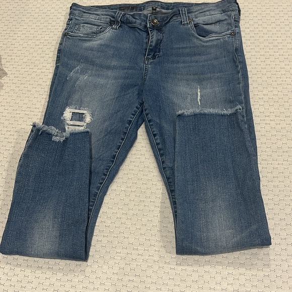 Kut jeans, Connie skinny crop, size 14, holes have patches. - Picture 2 of 5